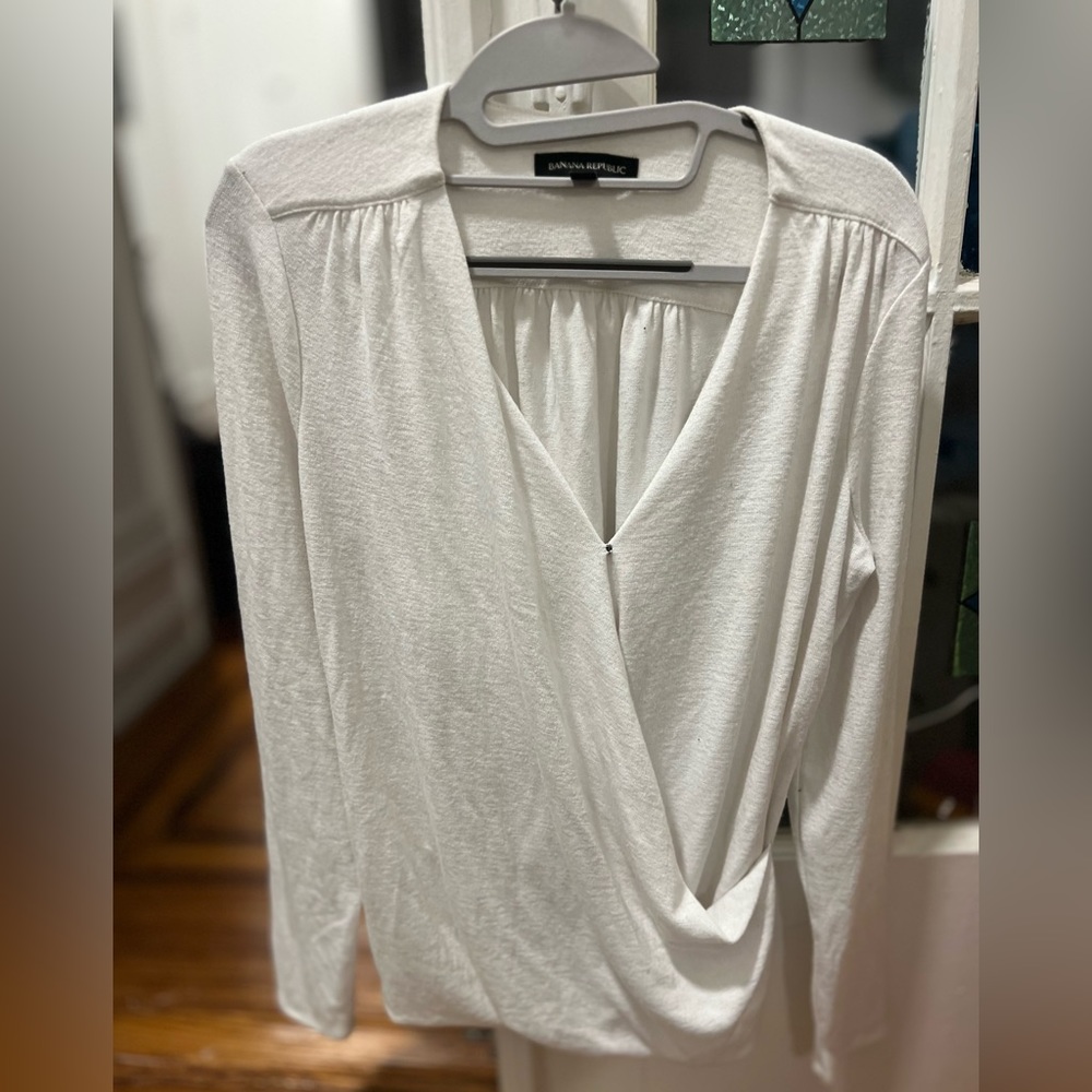 Women’s White Banana Republic Sweater